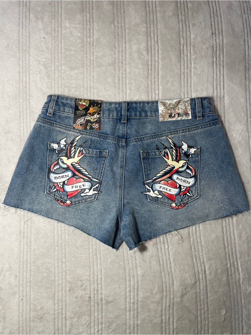 Ed Hardy Denim Shorts Size 28 Y2K Graphic Embroidered Born Free - Picture 3 of 6